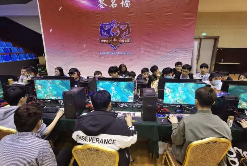 路传中与高 路传中与高