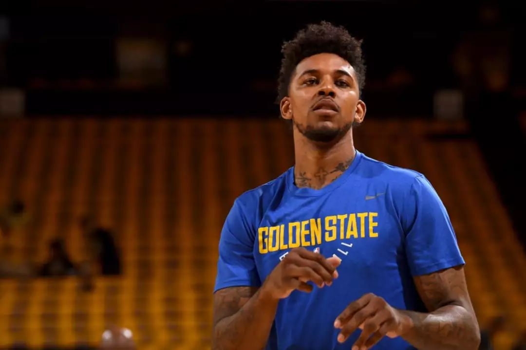 判也不由自 判也不由自